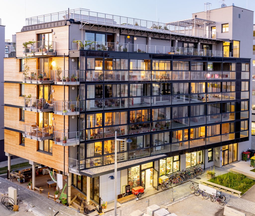 Bikes and Rails: Co-housing con solidarietà e missione ambientale