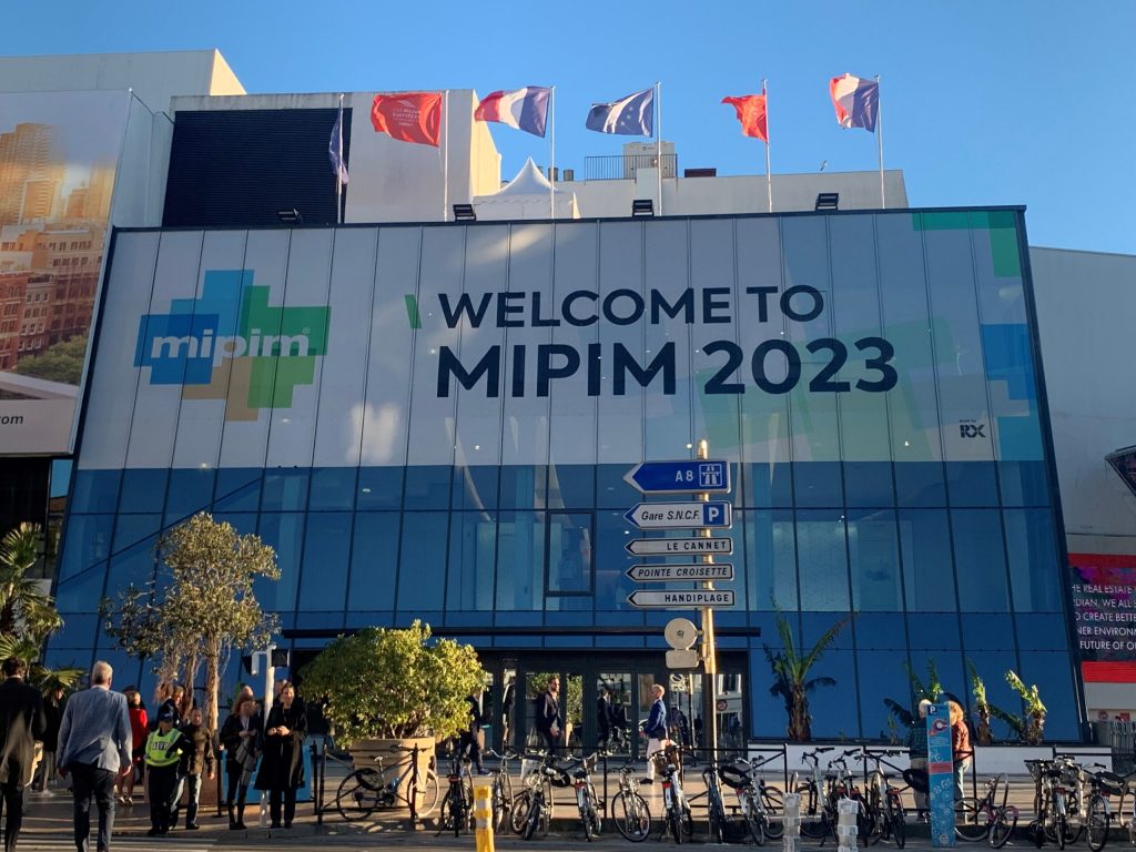 Il cohousing al MIPIM, la fiera internazionale dei professionisti immobiliari di Cannes. Intervista a Uberto Visconti di&nbsp;Massino